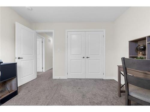 25-205 Thames Way, Mount Hope, ON - Indoor