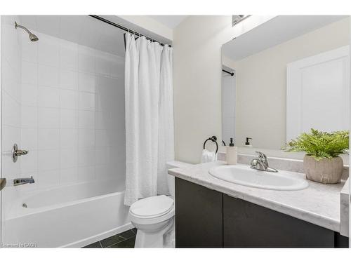 25-205 Thames Way, Mount Hope, ON - Indoor Photo Showing Bathroom