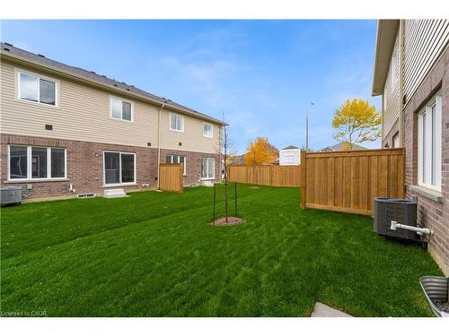 25-205 Thames Way, Mount Hope, ON - Outdoor With Exterior