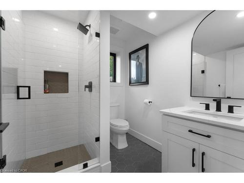 3169 King Street, Vineland, ON - Indoor Photo Showing Bathroom