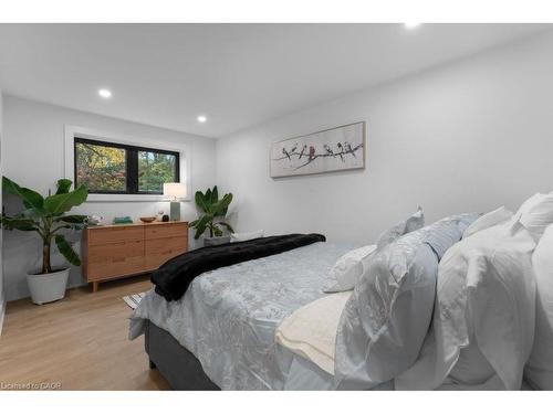 3169 King Street, Vineland, ON - Indoor Photo Showing Bedroom