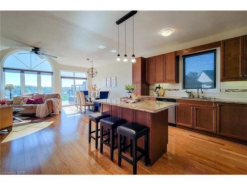 115 Turnberry Trail, Welland, ON - Indoor Photo Showing Kitchen With Upgraded Kitchen