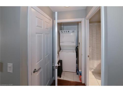 707-2379 Central Park Drive, Oakville, ON - Indoor Photo Showing Laundry Room