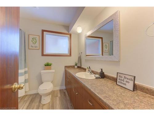 50 Fairlawn Road, Kitchener, ON - Indoor Photo Showing Bathroom