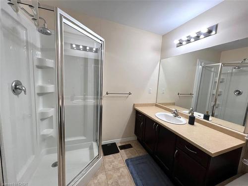 24-370 Stonehenge Drive, Ancaster, ON - Indoor Photo Showing Bathroom