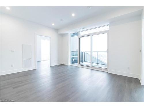 2910-25 Wellington Street S, Kitchener, ON - Indoor Photo Showing Other Room