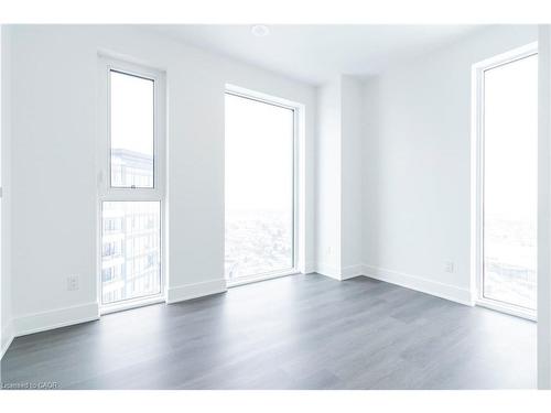 2910-25 Wellington Street S, Kitchener, ON - Indoor Photo Showing Other Room