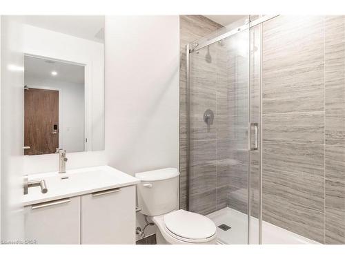 2910-25 Wellington Street S, Kitchener, ON - Indoor Photo Showing Bathroom