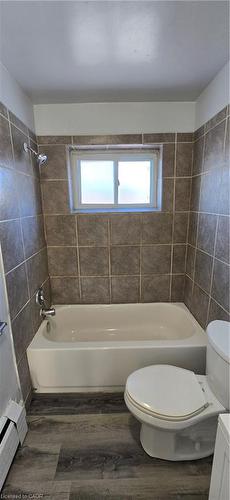 443 Hazel Street, Waterloo, ON - Indoor Photo Showing Bathroom