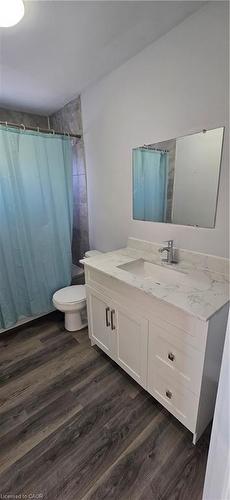 443 Hazel Street, Waterloo, ON - Indoor Photo Showing Bathroom