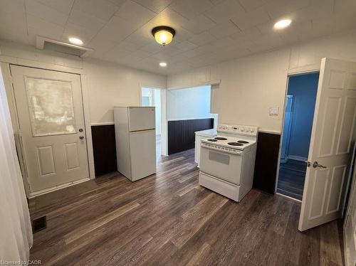 35 Park Avenue, Brantford, ON - Indoor Photo Showing Kitchen