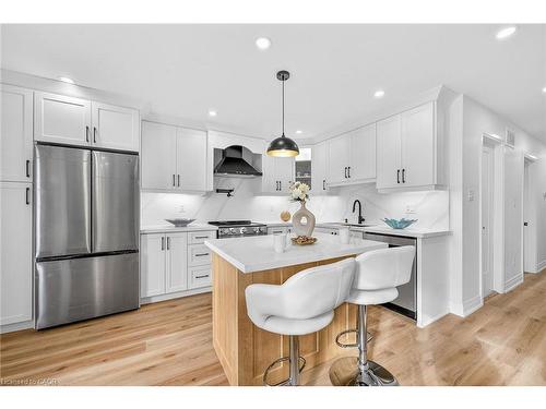 40 Westaway Place, Hamilton, ON - Indoor Photo Showing Kitchen With Upgraded Kitchen