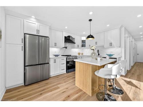 40 Westaway Place, Hamilton, ON - Indoor Photo Showing Kitchen With Upgraded Kitchen