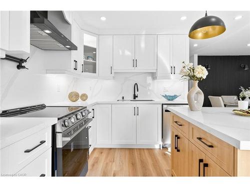 40 Westaway Place, Hamilton, ON - Indoor Photo Showing Kitchen