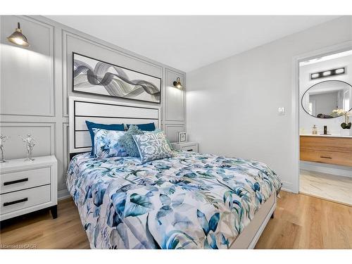 40 Westaway Place, Hamilton, ON - Indoor Photo Showing Bedroom