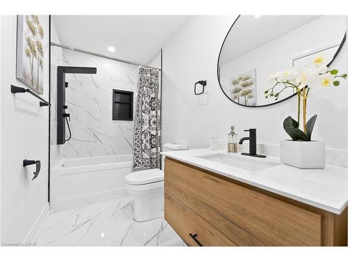 40 Westaway Place, Hamilton, ON - Indoor Photo Showing Bathroom