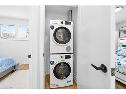 40 Westaway Place, Hamilton, ON - Indoor Photo Showing Laundry Room