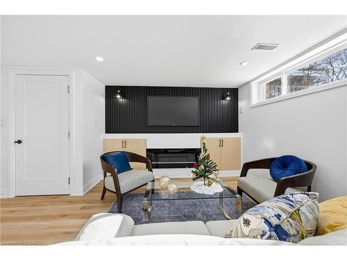 40 Westaway Place, Hamilton, ON - Indoor Photo Showing Other Room