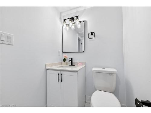 40 Westaway Place, Hamilton, ON - Indoor Photo Showing Bathroom