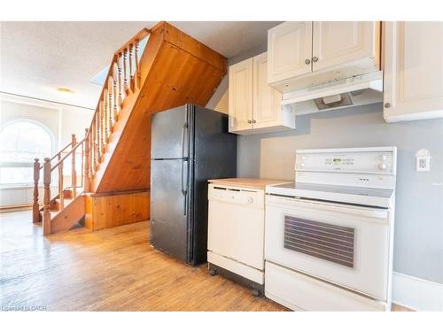 219 Erie Avenue, Brantford, ON - Indoor Photo Showing Kitchen