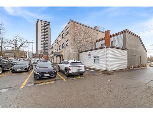 938 King Street W, Kitchener, ON 