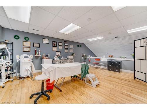 938 King Street W, Kitchener, ON 