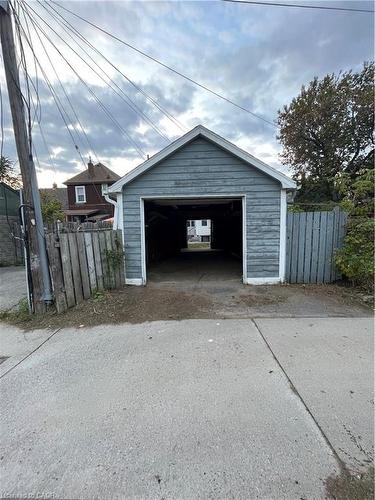 100 Sherman Avenue N, Hamilton, ON - Outdoor