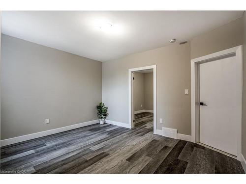 100 Sherman Avenue N, Hamilton, ON - Indoor Photo Showing Other Room