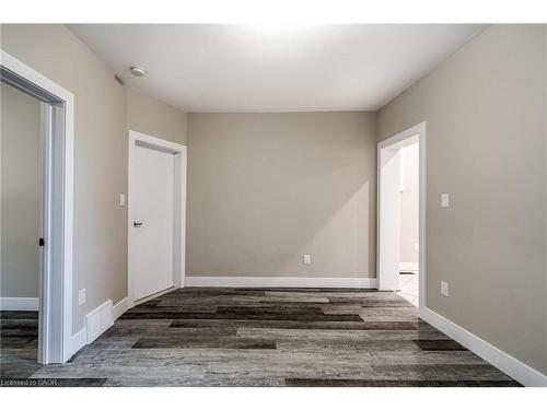 100 Sherman Avenue N, Hamilton, ON - Indoor Photo Showing Other Room