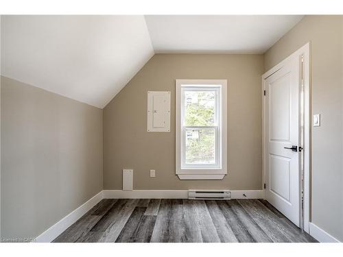 100 Sherman Avenue N, Hamilton, ON - Indoor Photo Showing Other Room