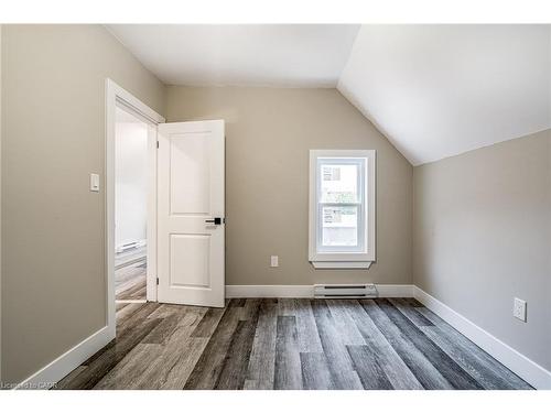 100 Sherman Avenue N, Hamilton, ON - Indoor Photo Showing Other Room