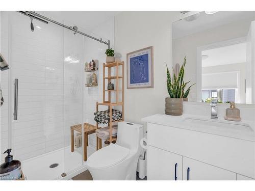 36 Lily Lane, Guelph, ON - Indoor Photo Showing Bathroom