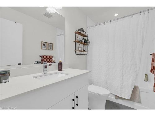36 Lily Lane, Guelph, ON - Indoor Photo Showing Bathroom