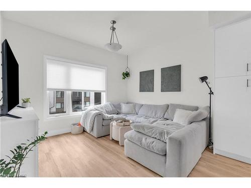 36 Lily Lane, Guelph, ON - Indoor Photo Showing Living Room