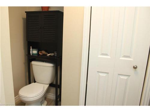 31 Nanticoke Valley Road, Norfolk, ON - Indoor Photo Showing Bathroom