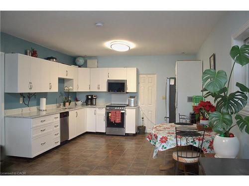 31 Nanticoke Valley Road, Norfolk, ON - Indoor Photo Showing Kitchen
