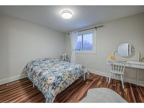 154 St Andrews Drive, Hamilton, ON - Indoor Photo Showing Bedroom