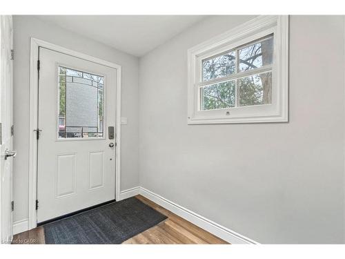 557 Lake Street, St. Catharines, ON - Indoor Photo Showing Other Room