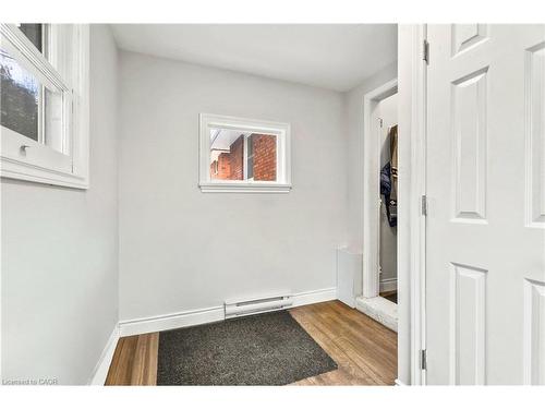 557 Lake Street, St. Catharines, ON - Indoor Photo Showing Other Room