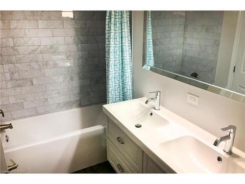 557 Lake Street, St. Catharines, ON - Indoor Photo Showing Bathroom