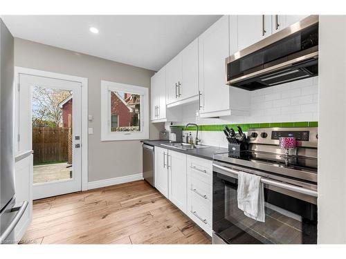373 Emerald Street N, Hamilton, ON - Indoor Photo Showing Kitchen