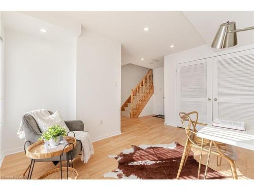 7186 Triumph Lane, Mississauga, ON - Indoor