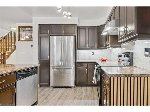 7 Forest Creek Drive, Kitchener, ON - Indoor Photo Showing Kitchen With Stainless Steel Kitchen