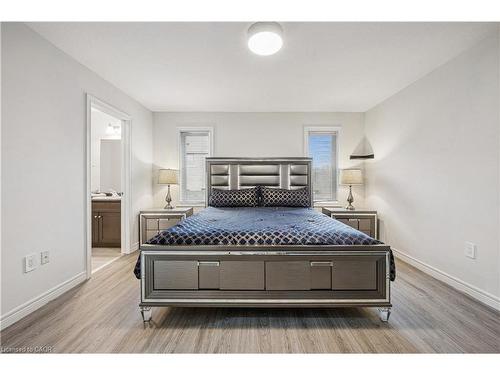 7 Forest Creek Drive, Kitchener, ON - Indoor Photo Showing Bedroom