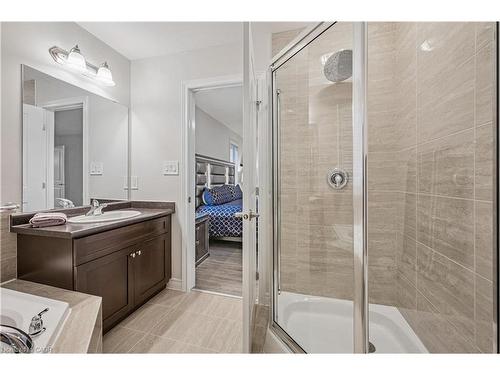 7 Forest Creek Drive, Kitchener, ON - Indoor Photo Showing Bathroom