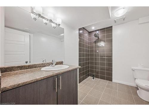 7 Forest Creek Drive, Kitchener, ON - Indoor Photo Showing Bathroom