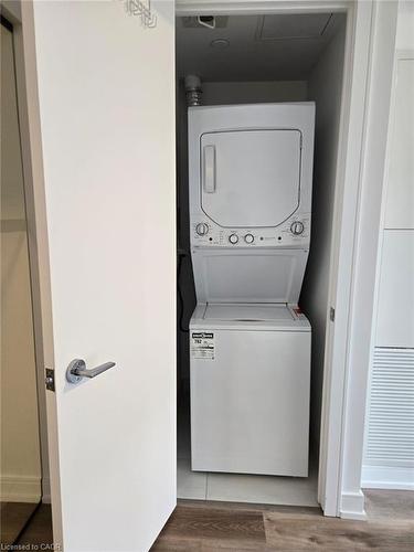 403-1 Jarvis Street, Hamilton, ON - Indoor Photo Showing Laundry Room