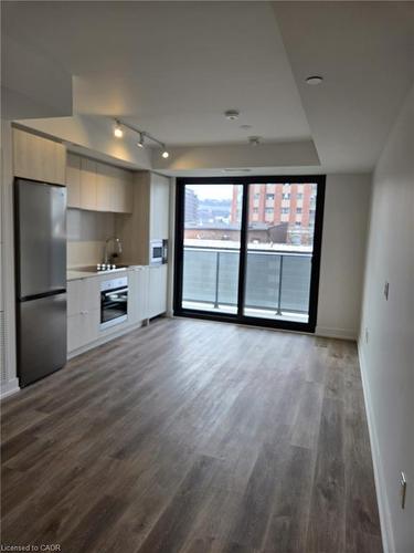 403-1 Jarvis Street, Hamilton, ON - Indoor Photo Showing Kitchen