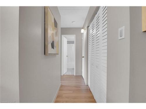 220-198 Scott Street, St. Catharines, ON - Indoor Photo Showing Other Room