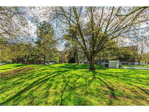 220-198 Scott Street, St. Catharines, ON - Outdoor